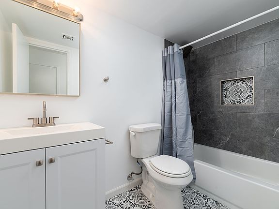 4th image of 1150 NE 17th Ct APT 7