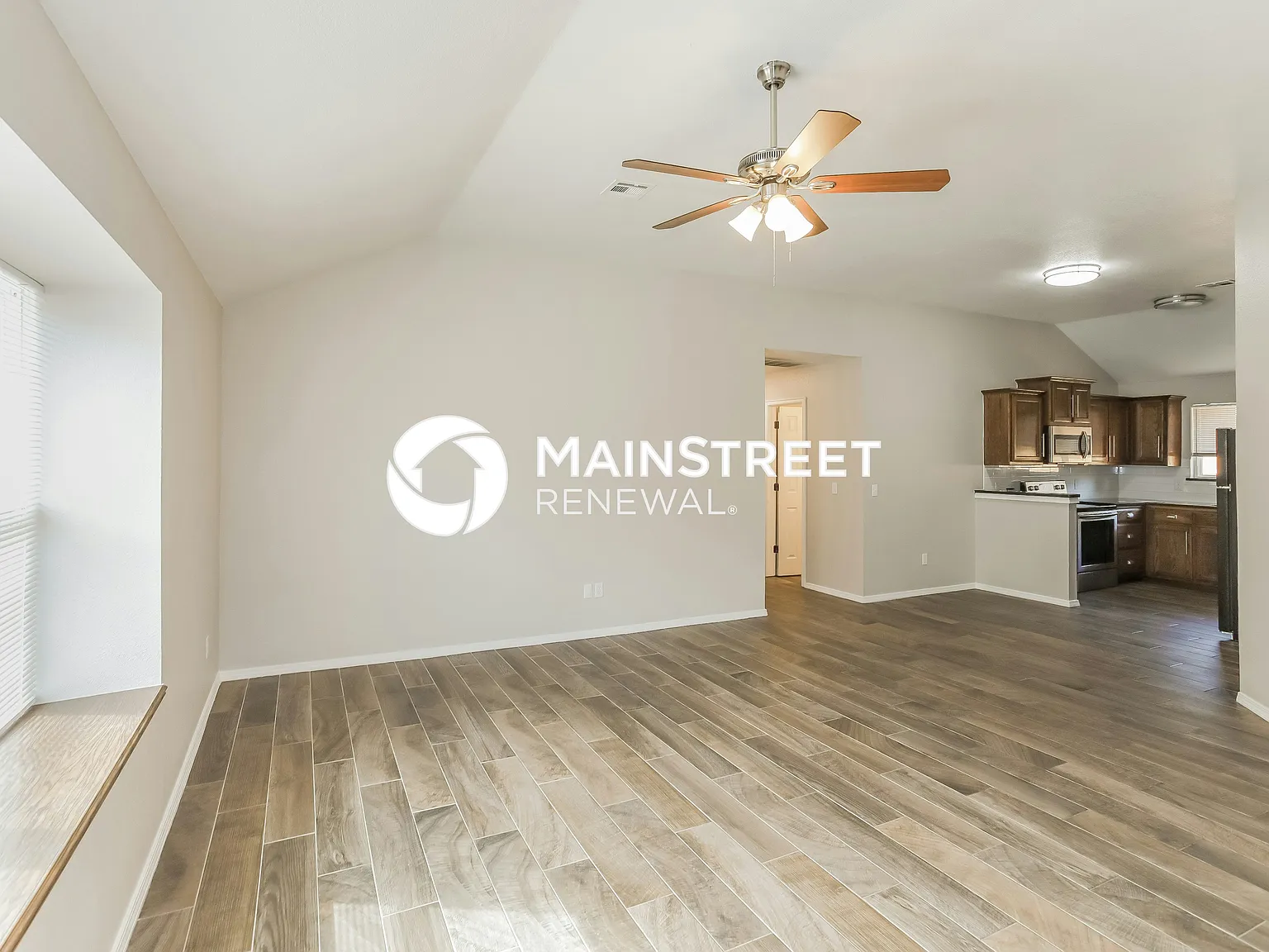 261 Cambridge Dr — Photo 3