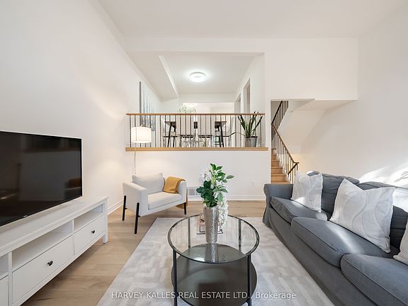 4th image of 102 Jenny Wren Way