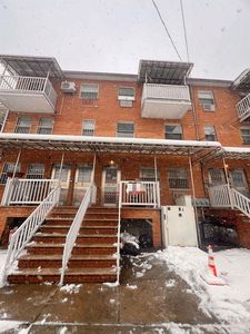 22-21 College Point Boulevard, Flushing, NY, 11356
