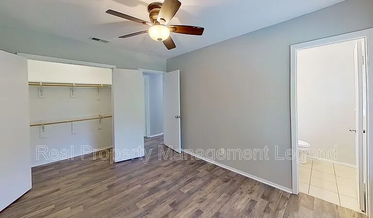 717 E Martin Ln — Photo 10