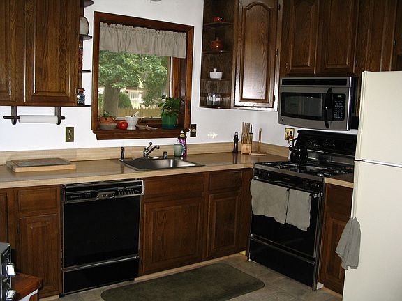 Kitchen has 42" cabinets