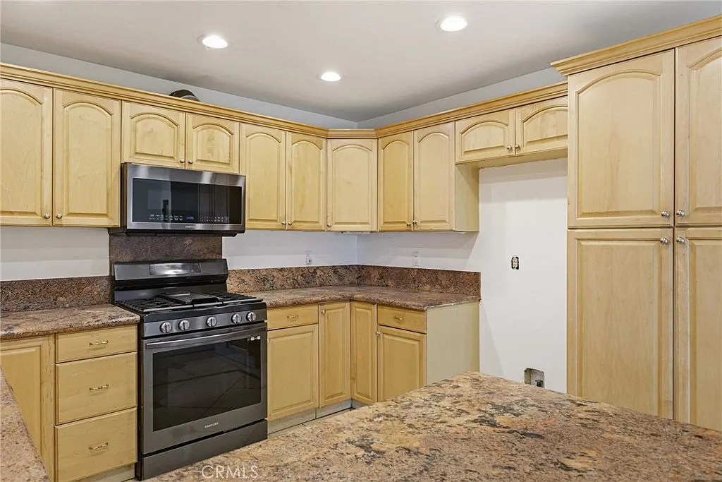 4 bed, 2171 sqft, $3,150 — Photo 1