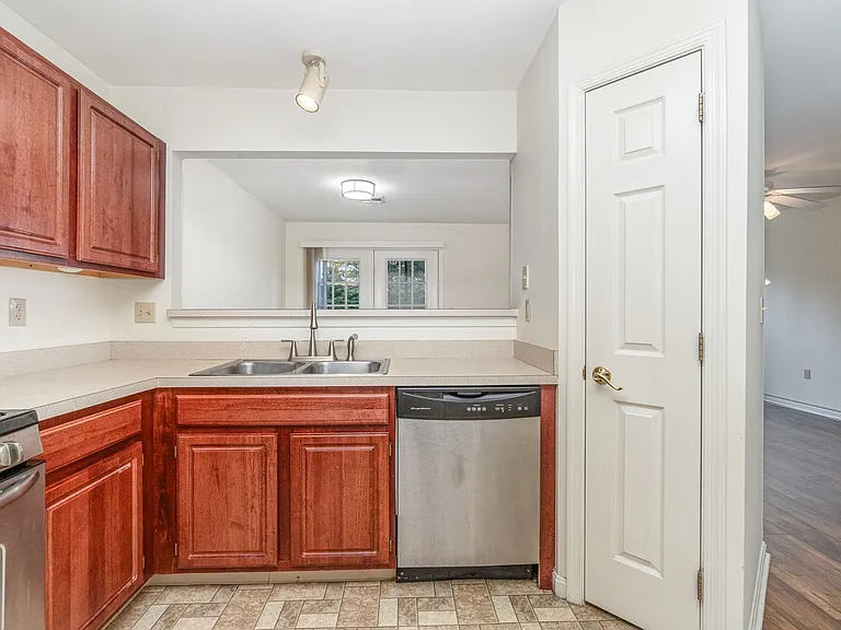 127 Cardinal Ln — Photo 8