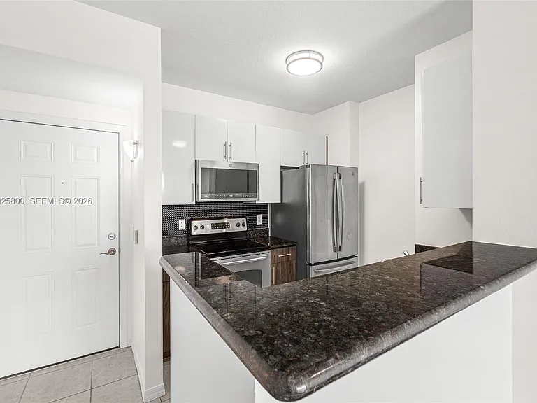 2421 NE 65th St #408 — Photo 28
