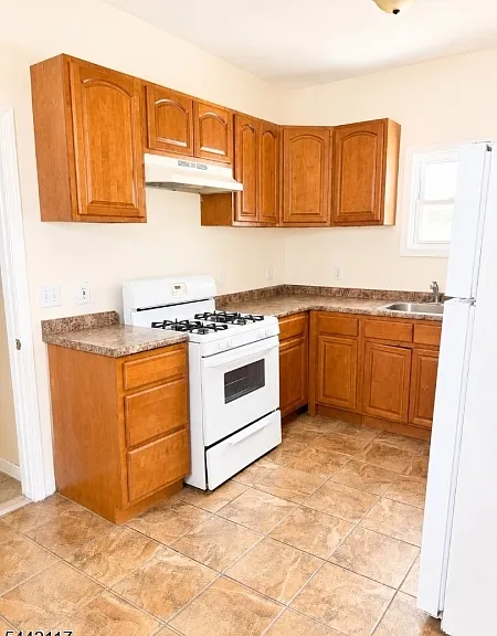 316 Clifton Ave — Photo 10