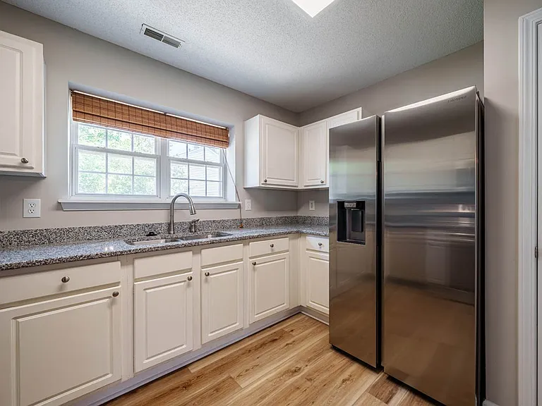 101 Thorncrest Dr — Photo 25