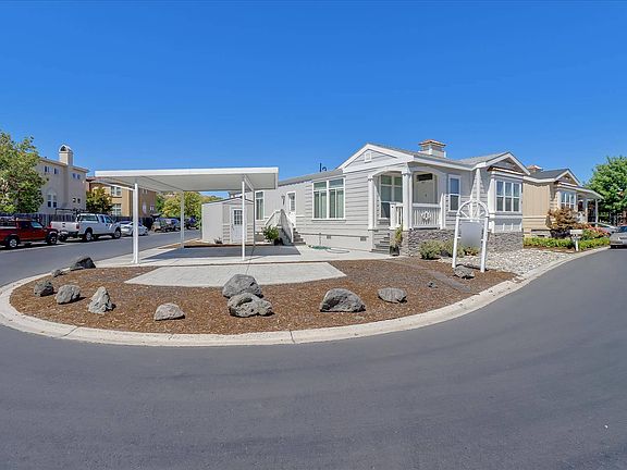3rd image of 427 Chateau La Salle Dr