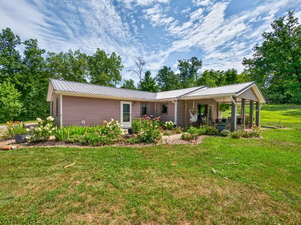 7351 Homestead Rd, Morgantown, IN 46160