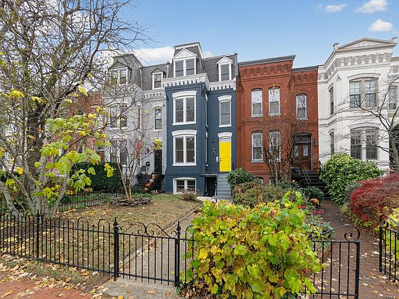 4th image of 709 Massachusetts Ave NE APT 2