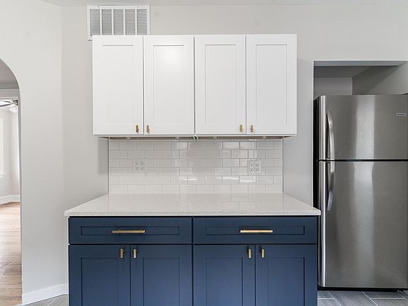 4th image of 7531 N Seeley Ave APT 2