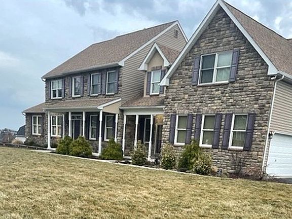 2nd image of 3204 Blue Mountain Ln