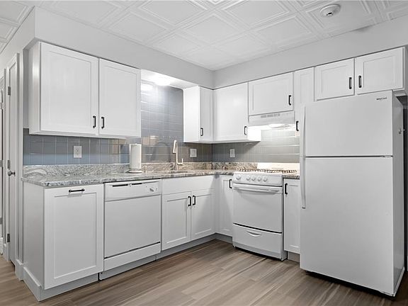 4th image of 5 Cynthia Dr APT 15