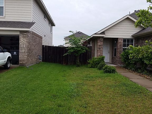 3rd image of 10919 Kelly Hill Ct