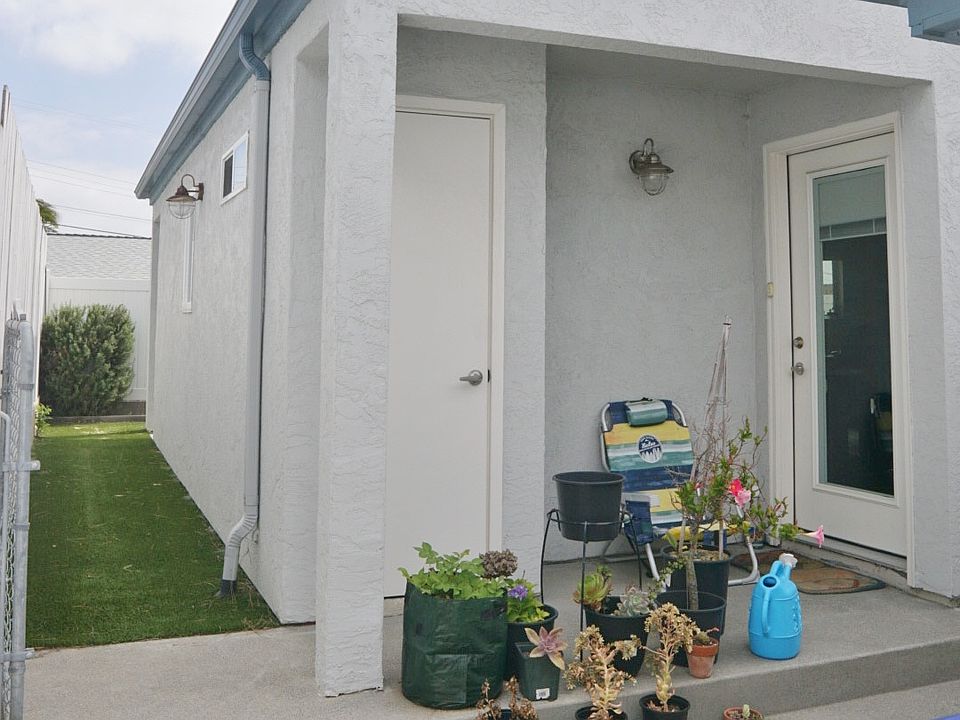 Entry hall and side yard (more yard around the back)