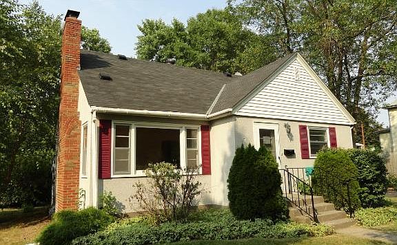 2nd image of 2453 16th Ave E