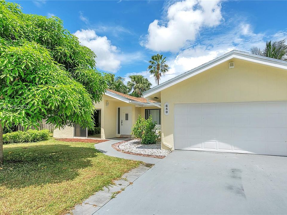 1st image of 640 NW 49th Ave