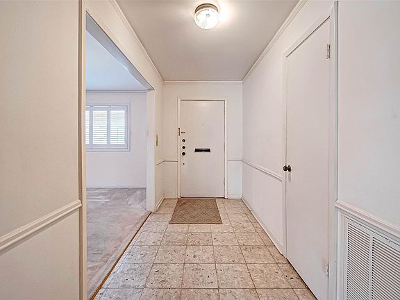 5th image of 8515 De Moss Dr