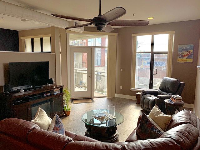 Spacious living room