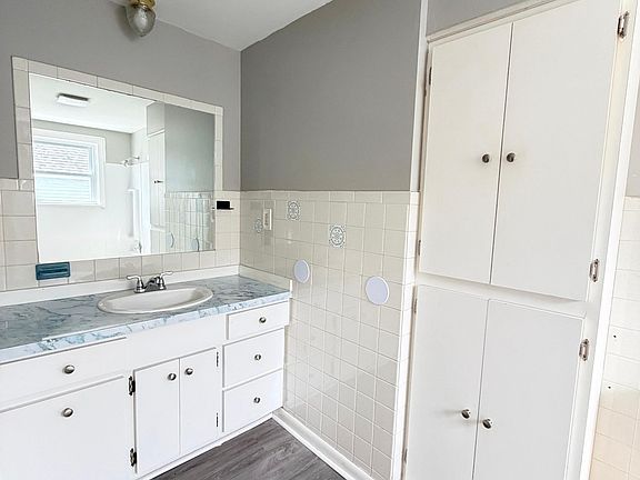 5th image of 253 W Hancock St #1A