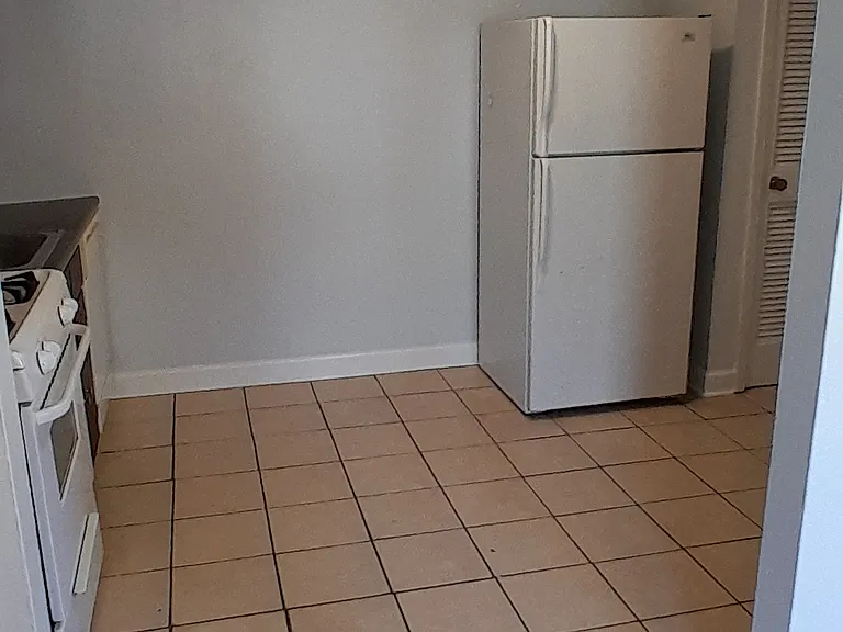 407 Fern St #C — Photo 8