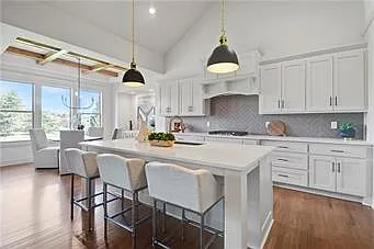3 bed, 3033 sqft, $4,000 — Photo 3