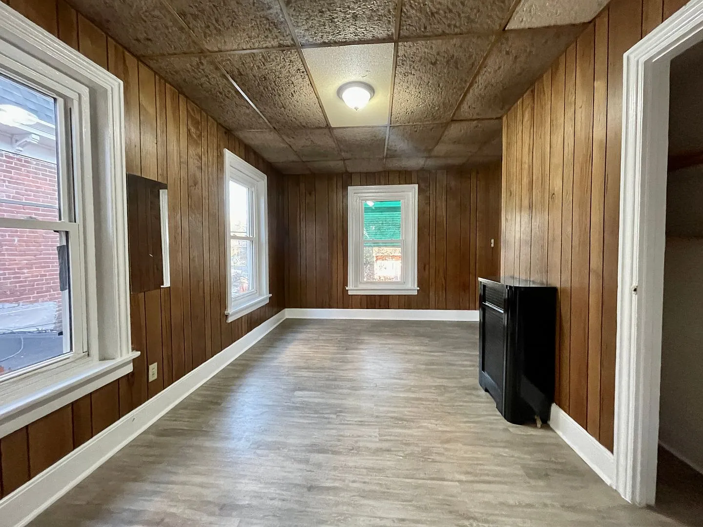 52 N Pearl St — Photo 4