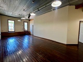 2nd image of 211 W Washington Ave #4
