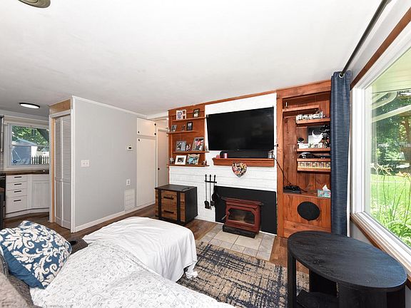 3rd image of 3156 N 83rd STREET