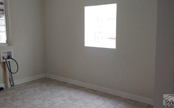 4th image of 1432 E 8th St