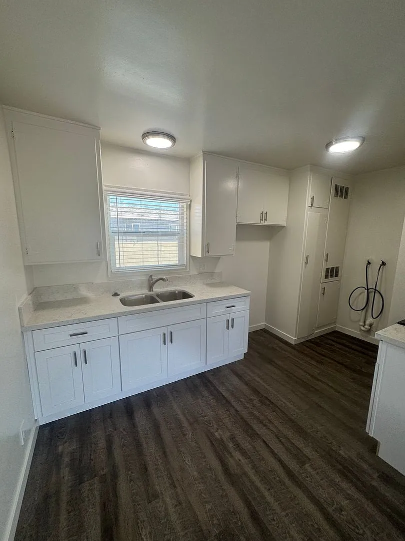 302-302.5 N Bush St - Offboarding TBD — Photo 1
