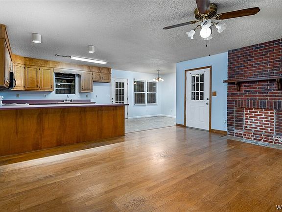 5th image of 14141 Boswell Rd