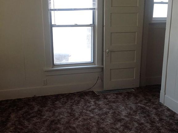 5th image of 2410 Holdrege St