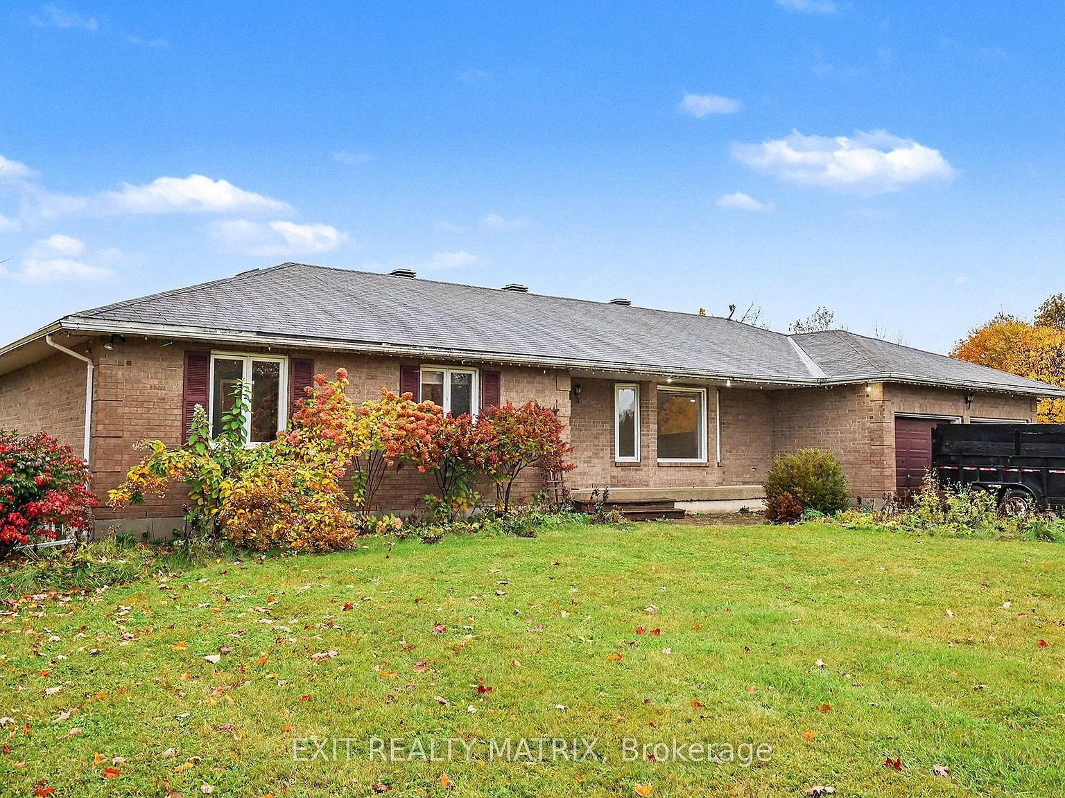 3 bed, $3,200 — Photo 2