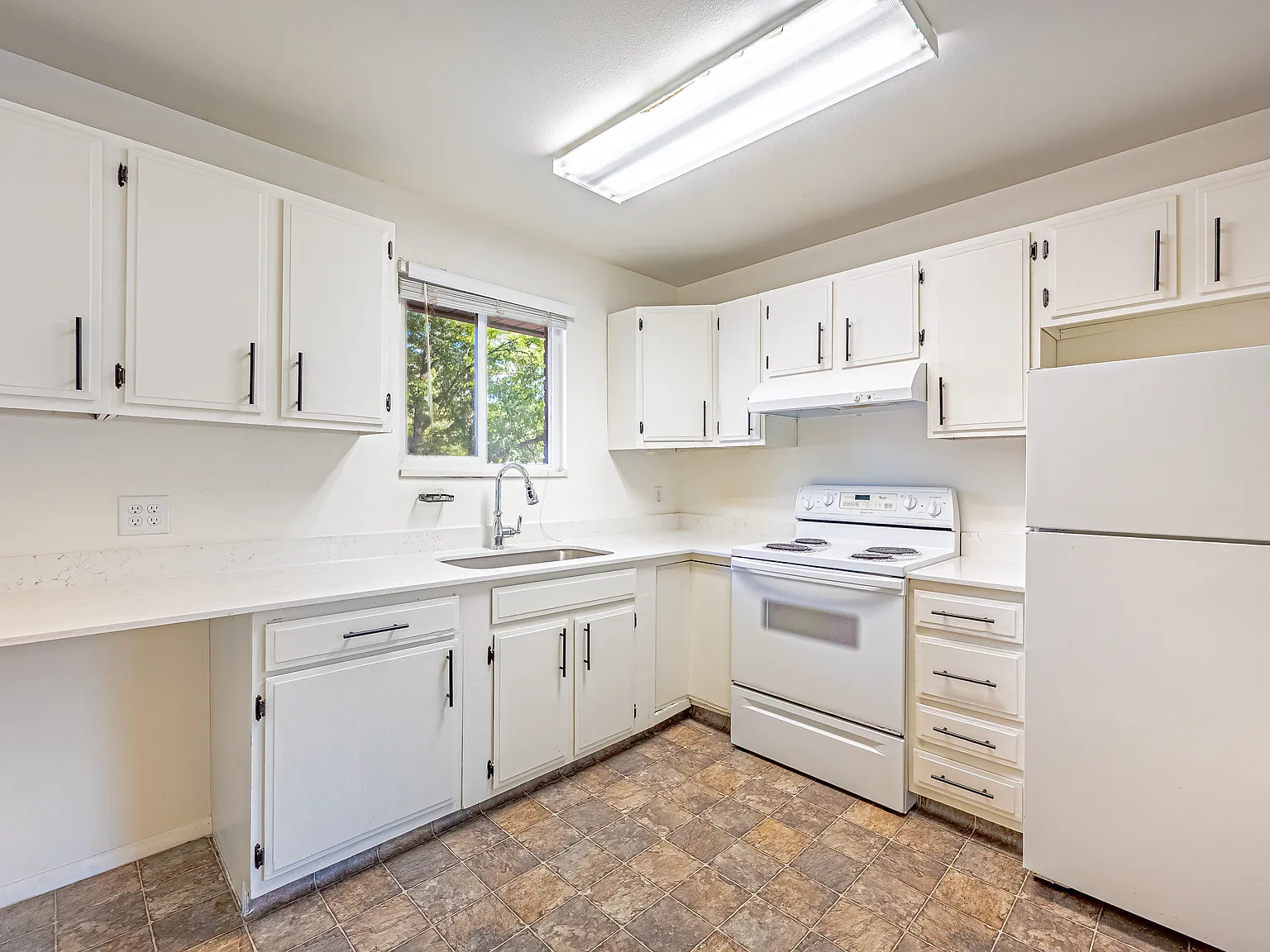 2 bed, 917 sqft, $1,275 — Photo 4