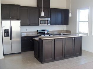 910 S 37th St, San Diego, CA 92113