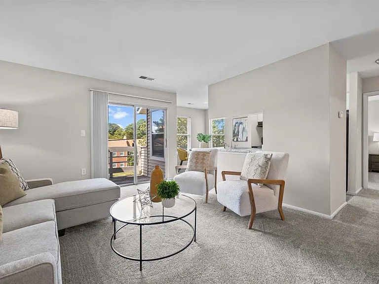 Runaway Bay Apartments — Photo 22