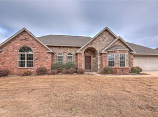 1521 S 20th St, Rogers, AR 72758