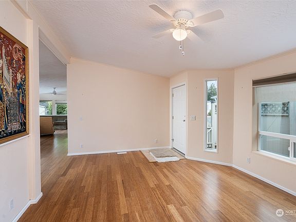 3rd image of 2403 Vista Lane