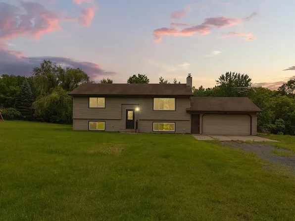 38995 Oriole Ave, North Branch, MN 55056