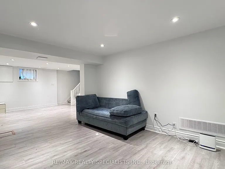 131 Searle Ave #BASEMENT — Photo 8