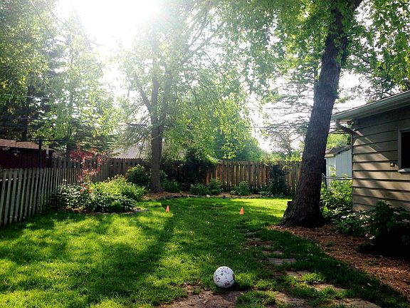 3rd image of 1111 Roncevalles Ave