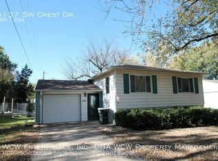 3137 SW Crest Dr, Topeka, KS 66614
