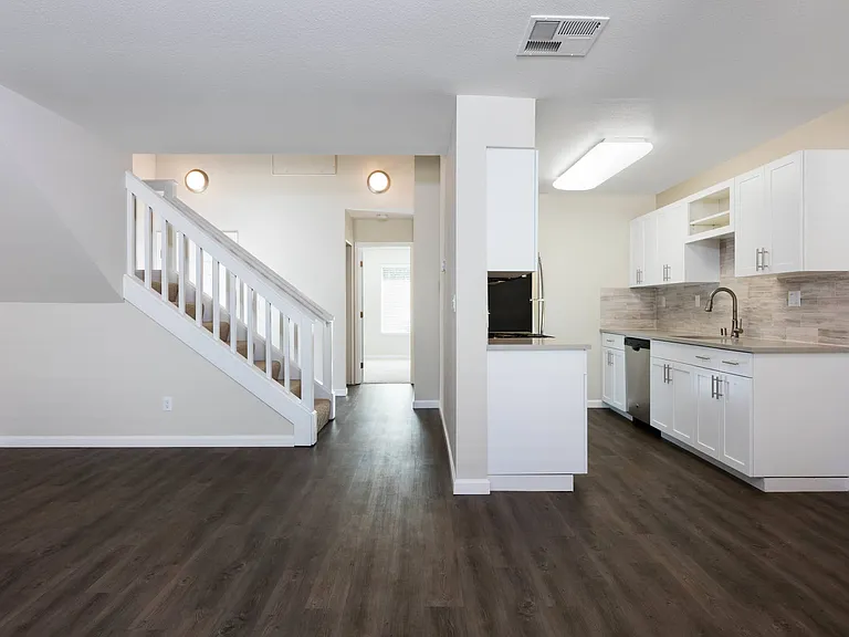 Park Wood Apartments — Photo 21