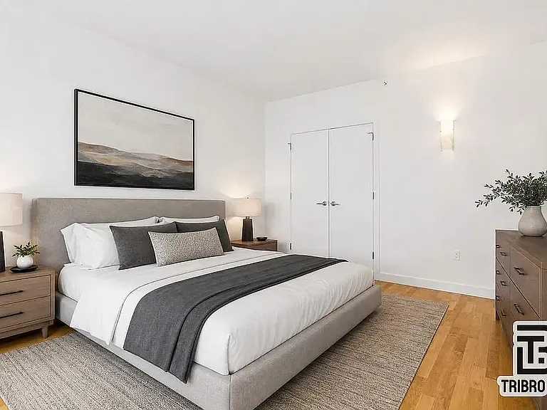 31-10 23rd St #5L — Photo 1