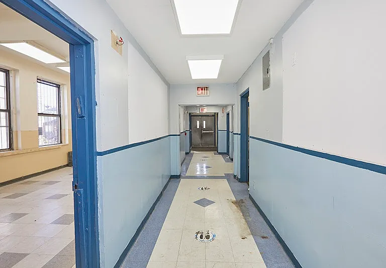 2025 67th St #SCHOOL — Photo 2