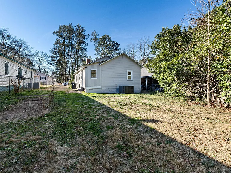 2833 Hazel St — Photo 19