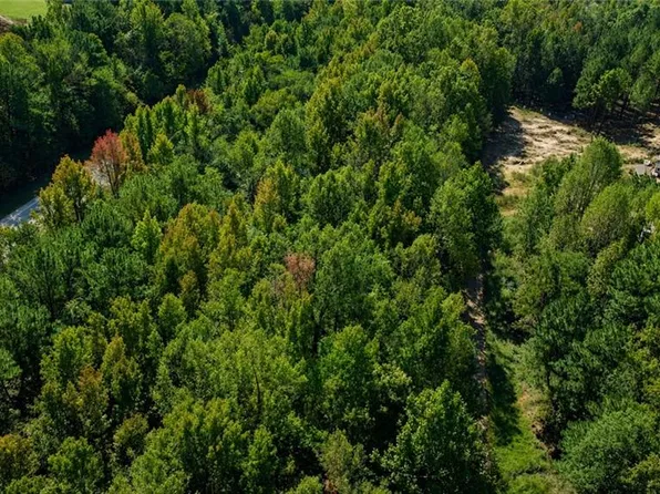 214 Mount Holly Ln, Thomasville, NC 27360