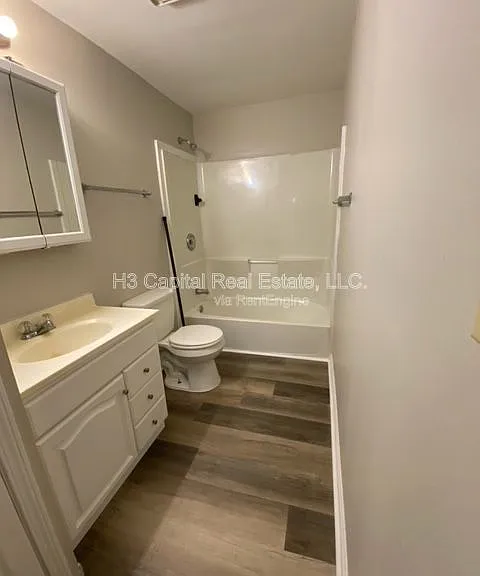 1693 Market St — Photo 2