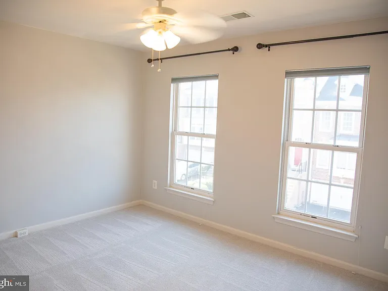 3347 Wilton Crest Ct — Photo 20
